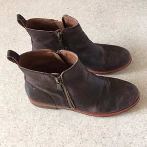Size 7 Lucky Brand leather ankle boots